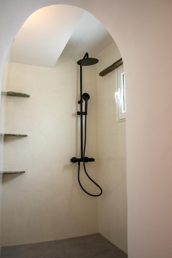 Mikro Thama Kambos (Tinos)